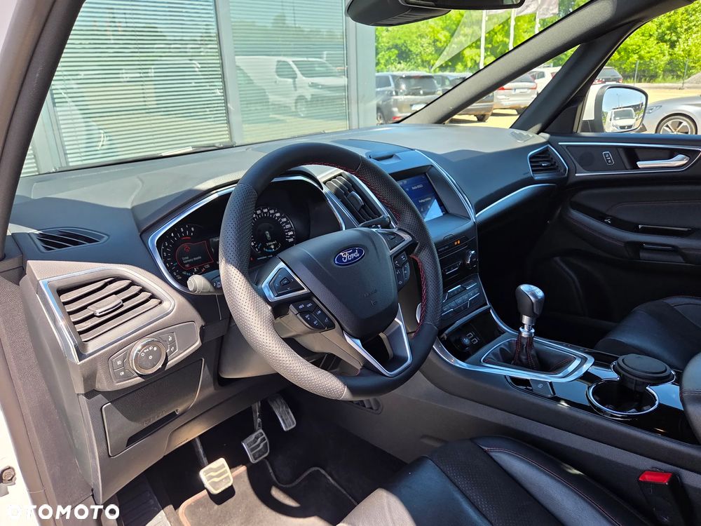 Ford S-Max - 26
