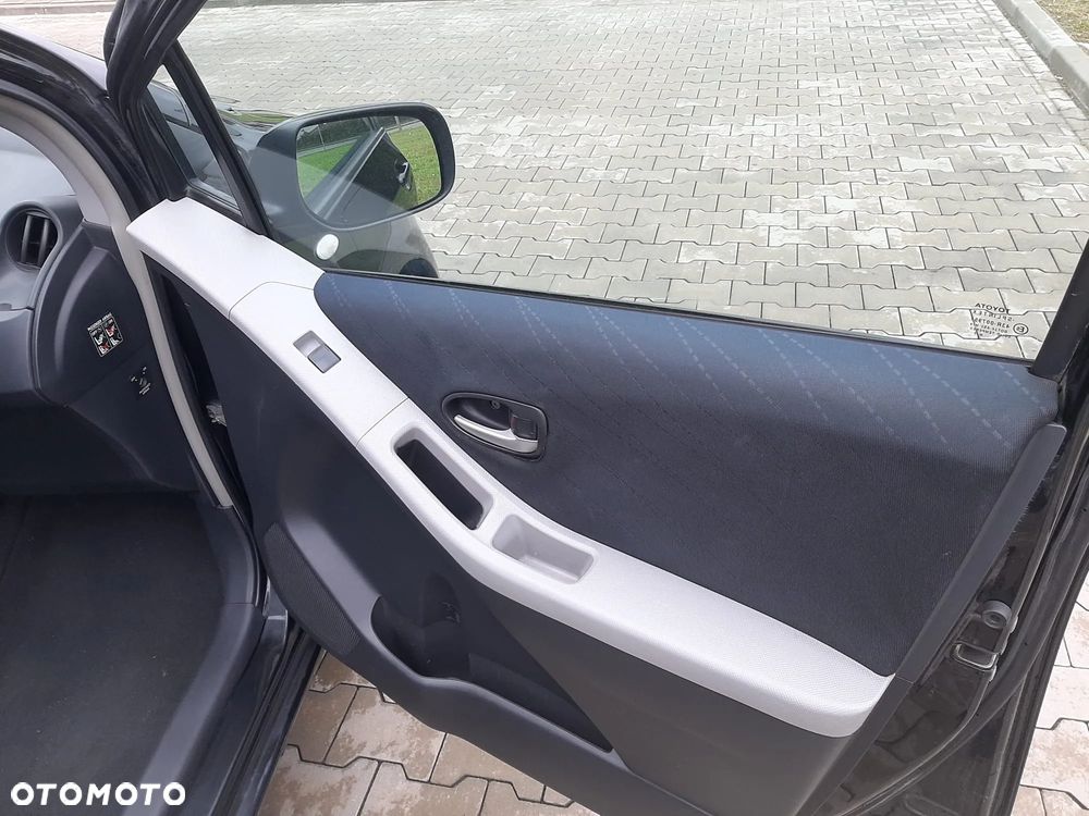 Toyota Yaris 1.3 Luna - 8