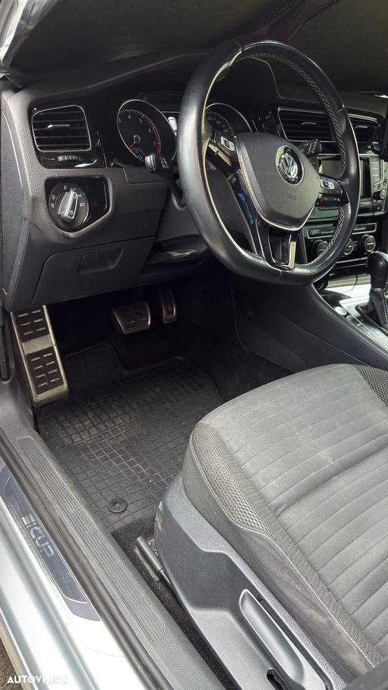 Volkswagen Golf - 11