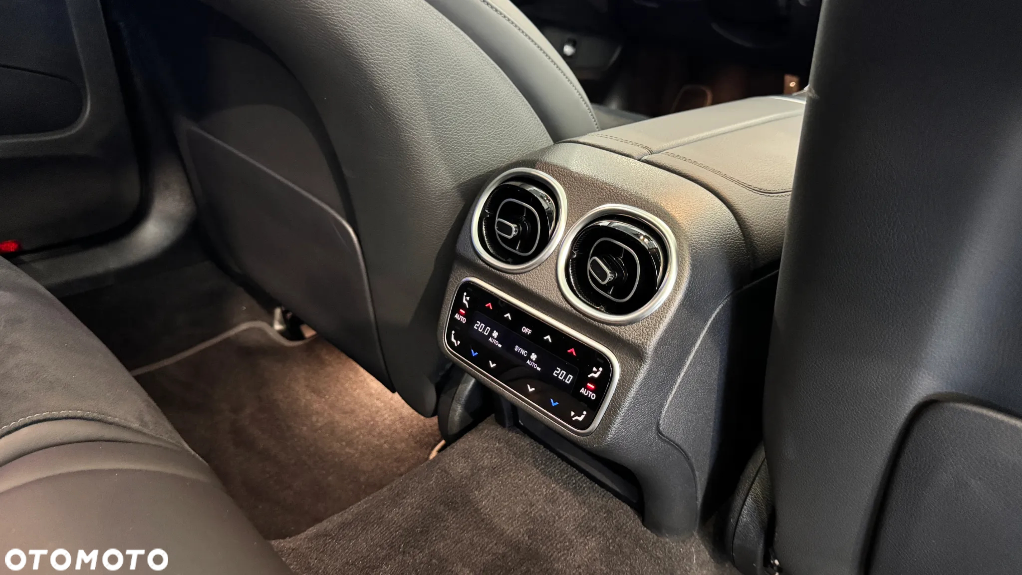 Mercedes-Benz Klasa C 220 d mHEV AMG - 36