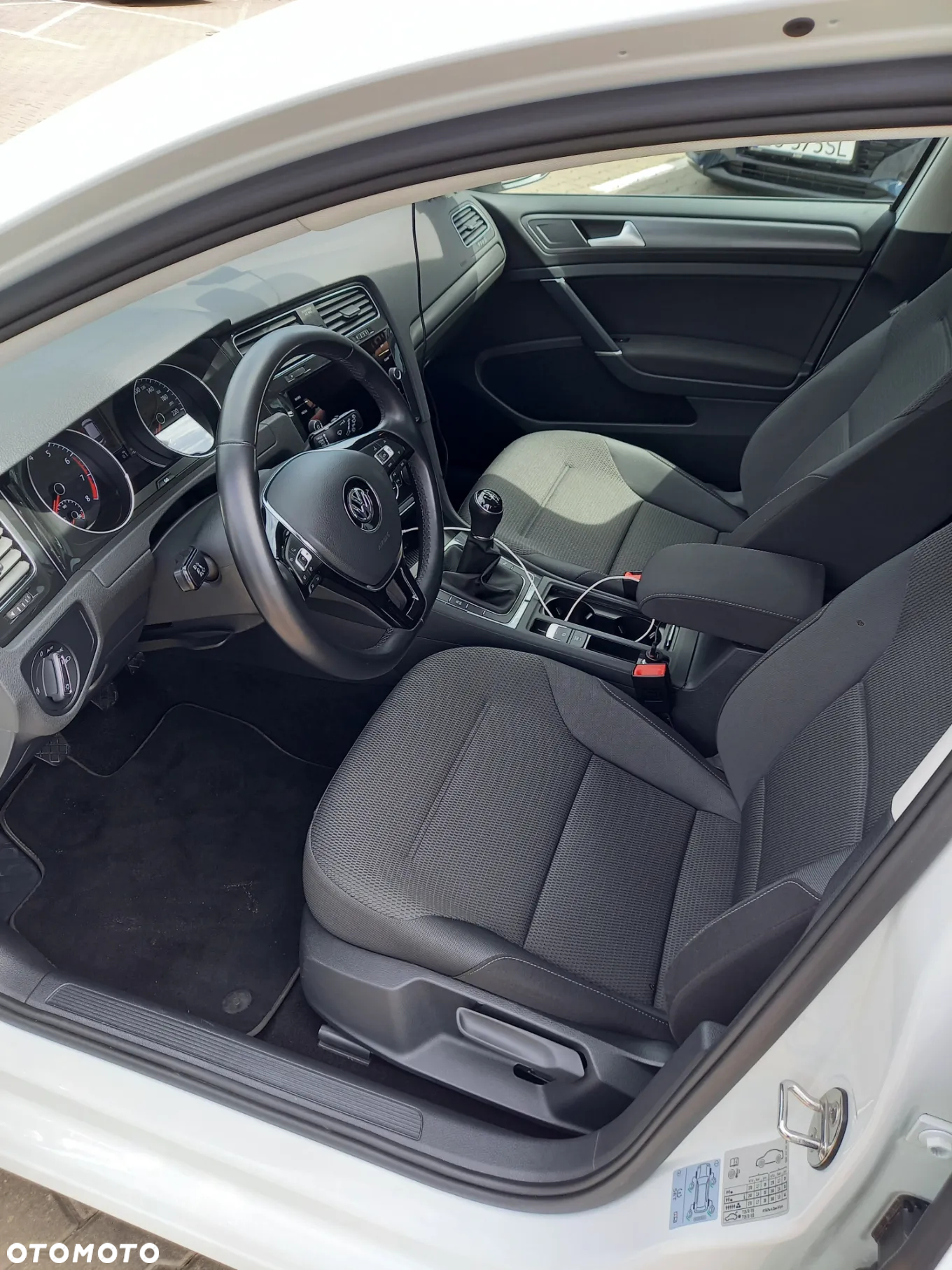Volkswagen Golf VII 1.5 TSI BMT Comfortline - 9