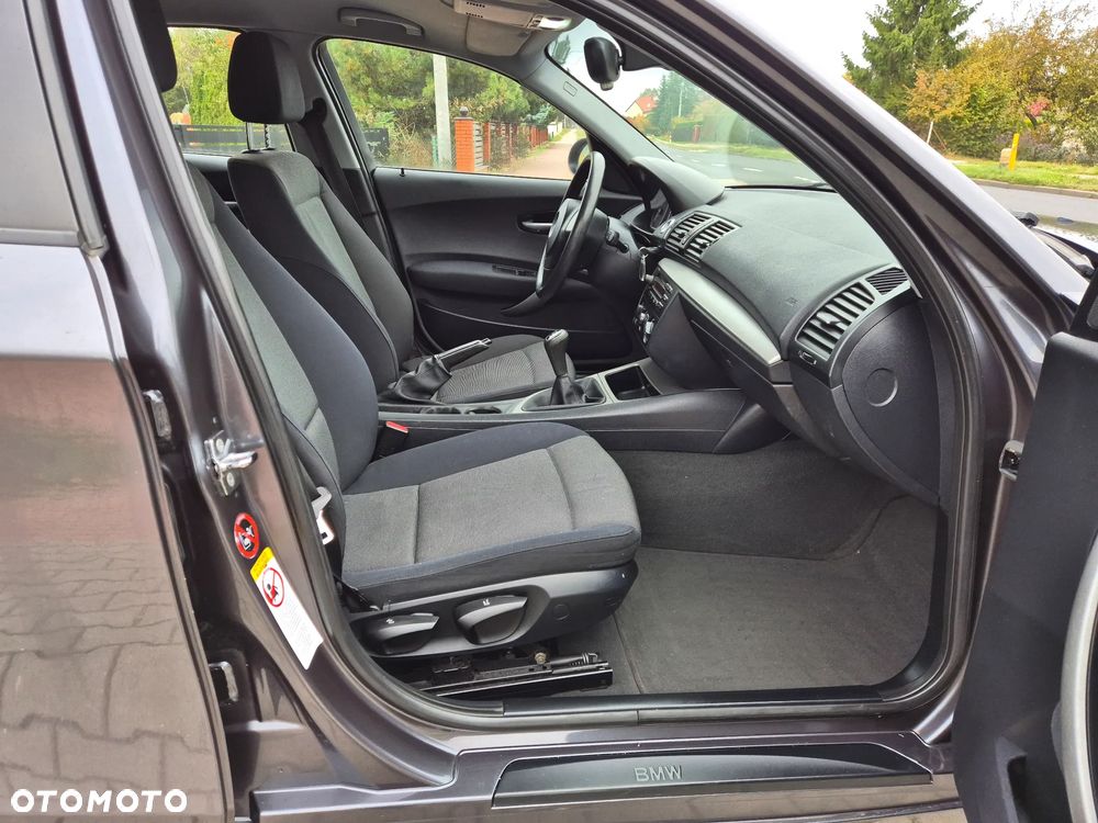 BMW Seria 1 118d DPF - 11