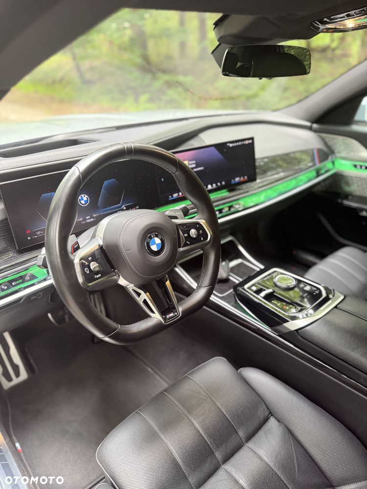 BMW Seria 7 - 16
