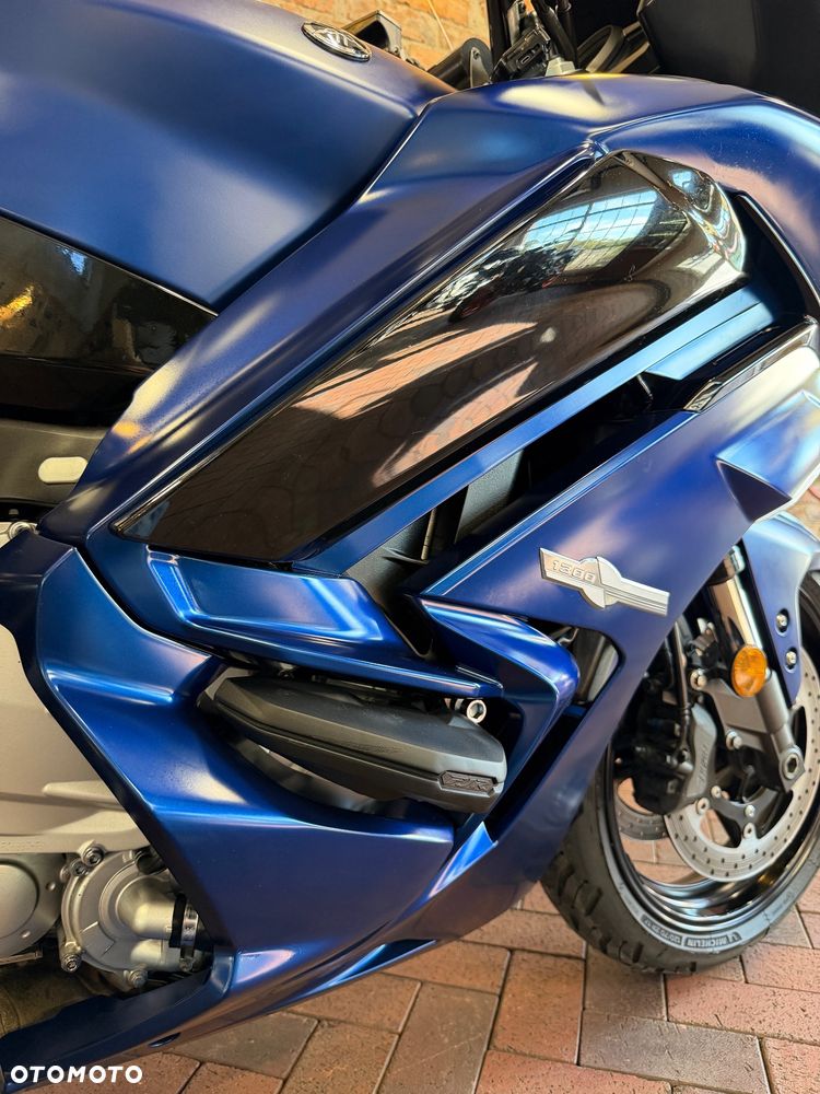 Yamaha FJR - 23