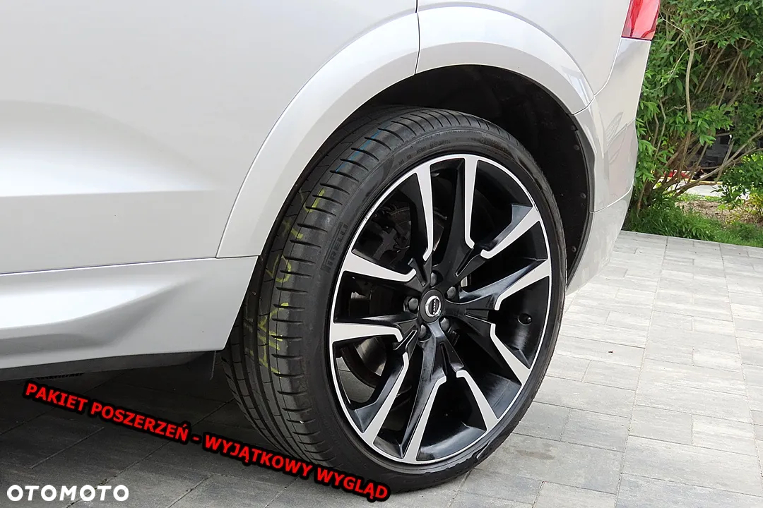 Volvo XC 60 B5 D AWD Ultimate Dark - 19