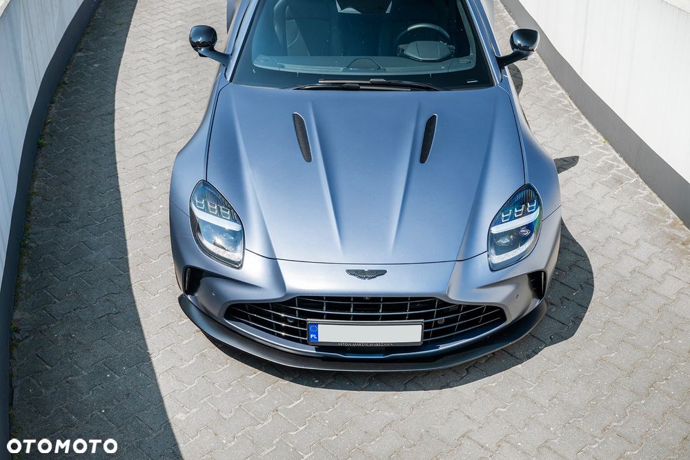 Aston Martin Vantage - 10