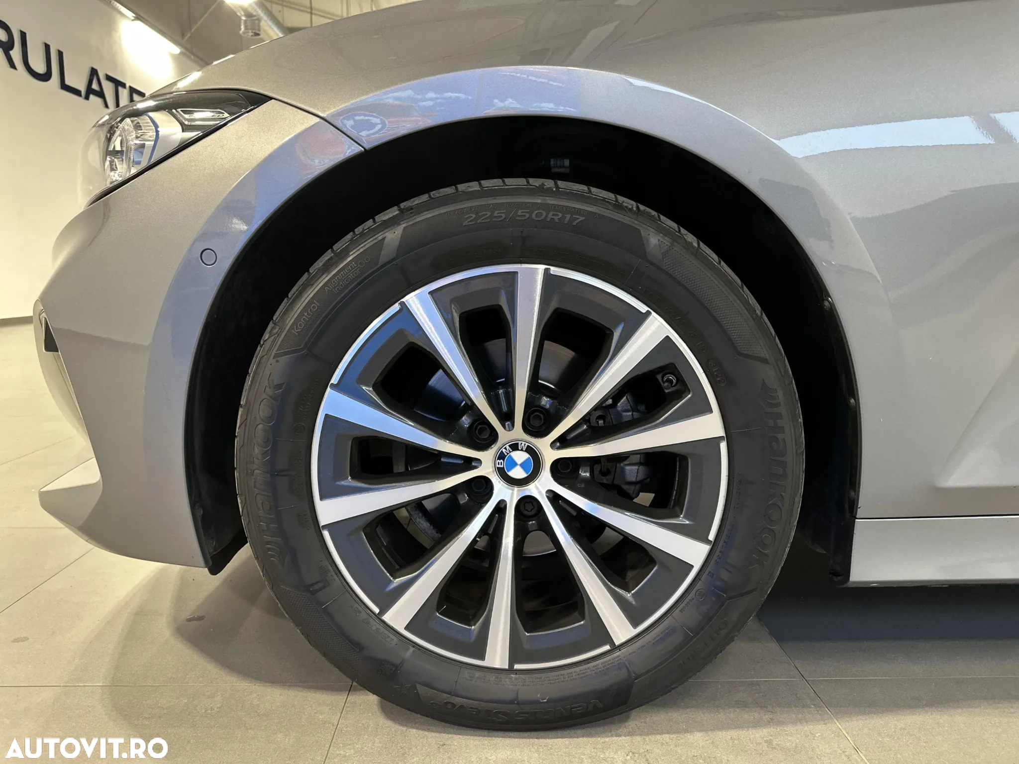 BMW Seria 3 318i Touring Aut. - 13