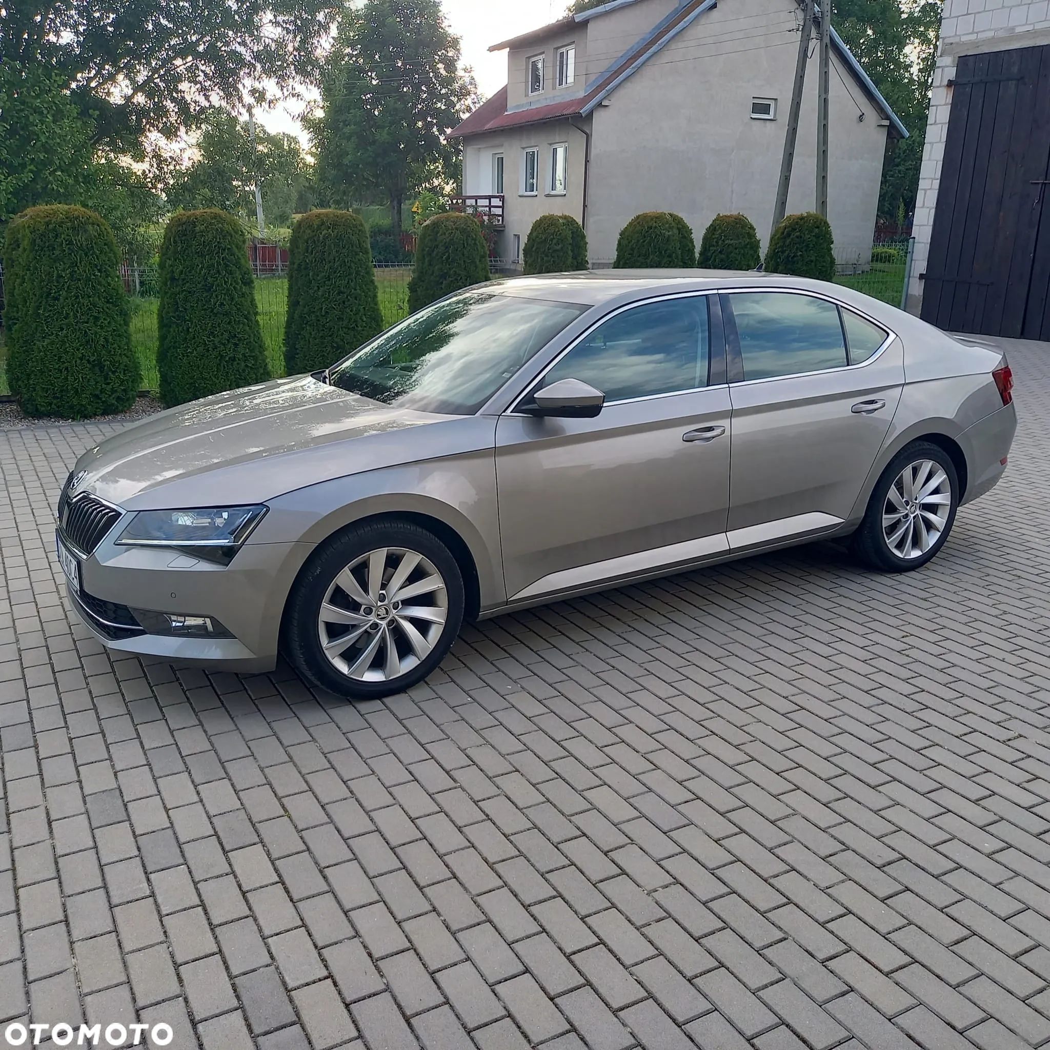 Skoda Superb 2.0 TDI Style - 1