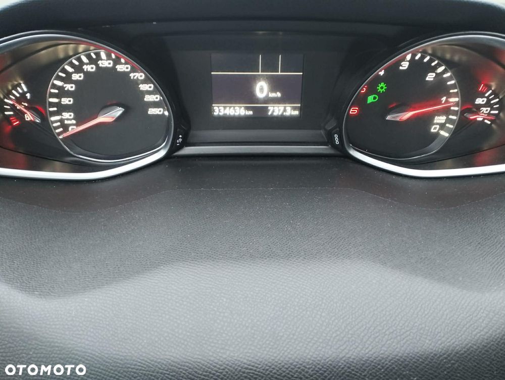 Peugeot 308 2.0 Blue HDi Allure S&S - 11