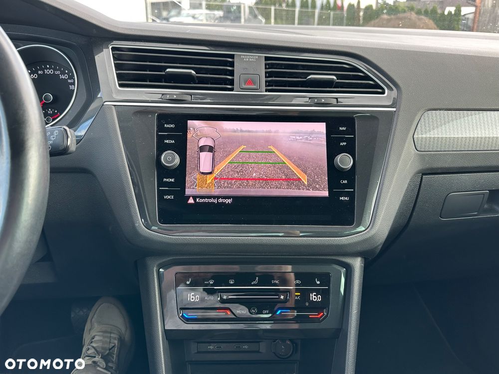 Volkswagen Tiguan - 24