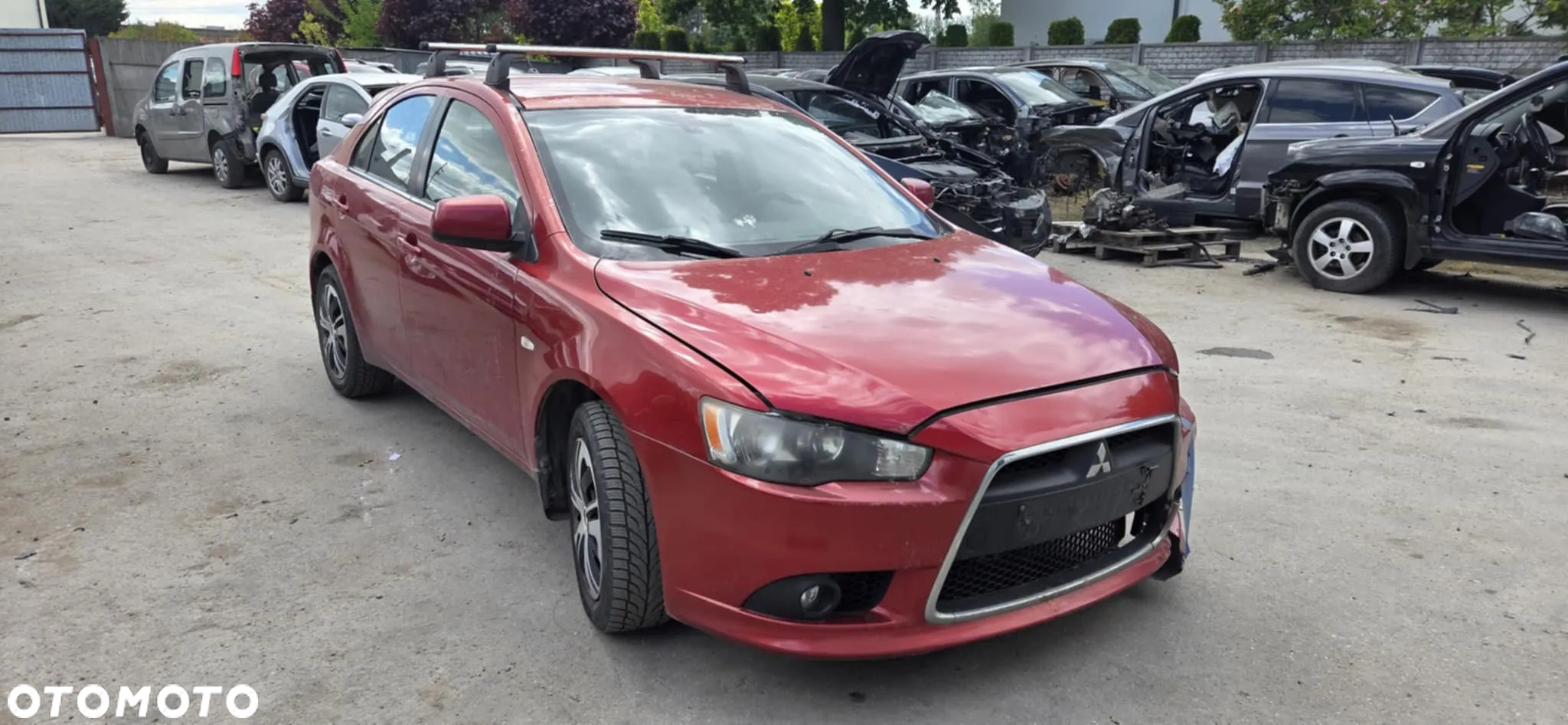Mitsubishi LANCER X 1,8 MIVEC rozrusznik - 2