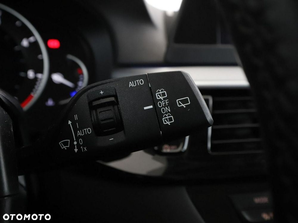 BMW Seria 5 520d - 33