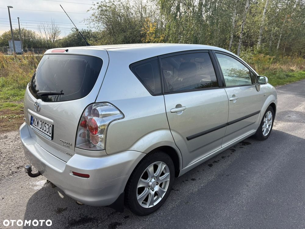 Toyota Corolla Verso - 3