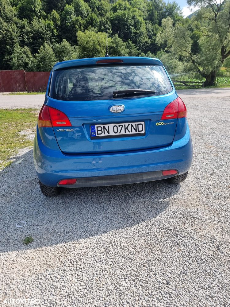 Kia Venga - 10