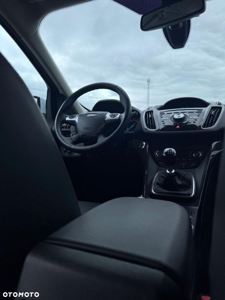 Ford Kuga 1.6 EcoBoost 2x4 Individual - 24