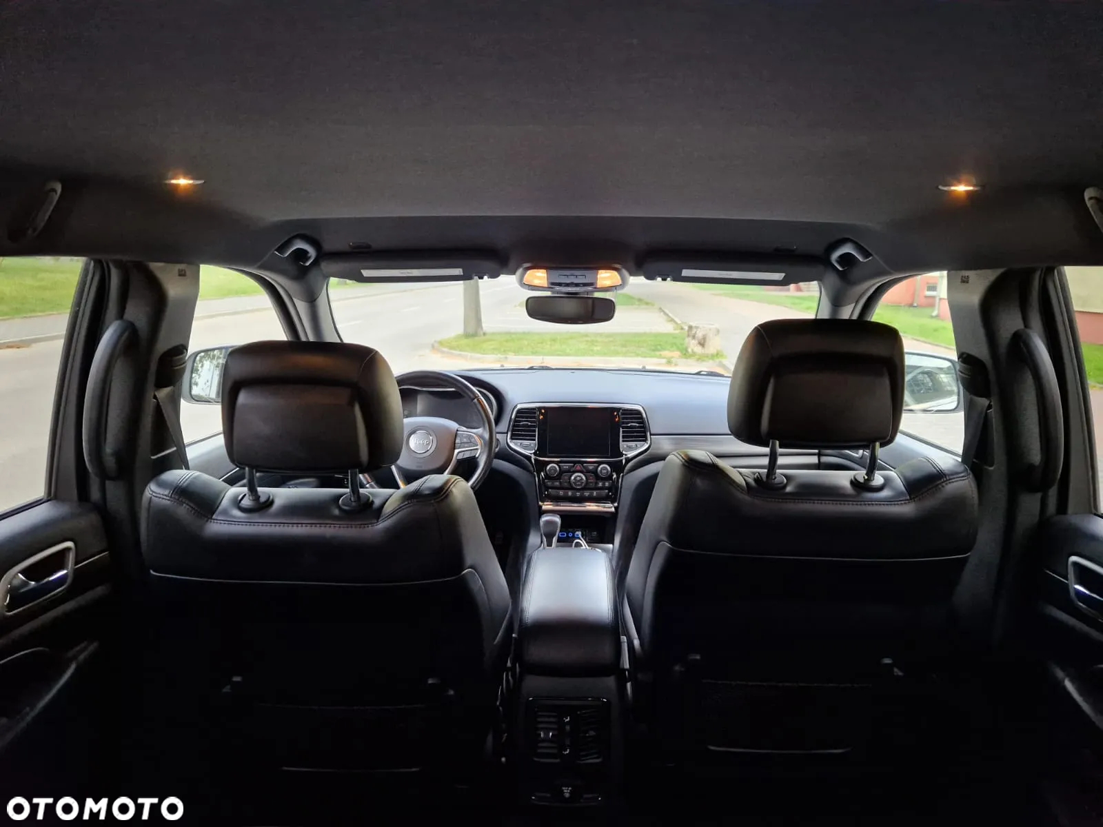 Jeep Grand Cherokee - 8