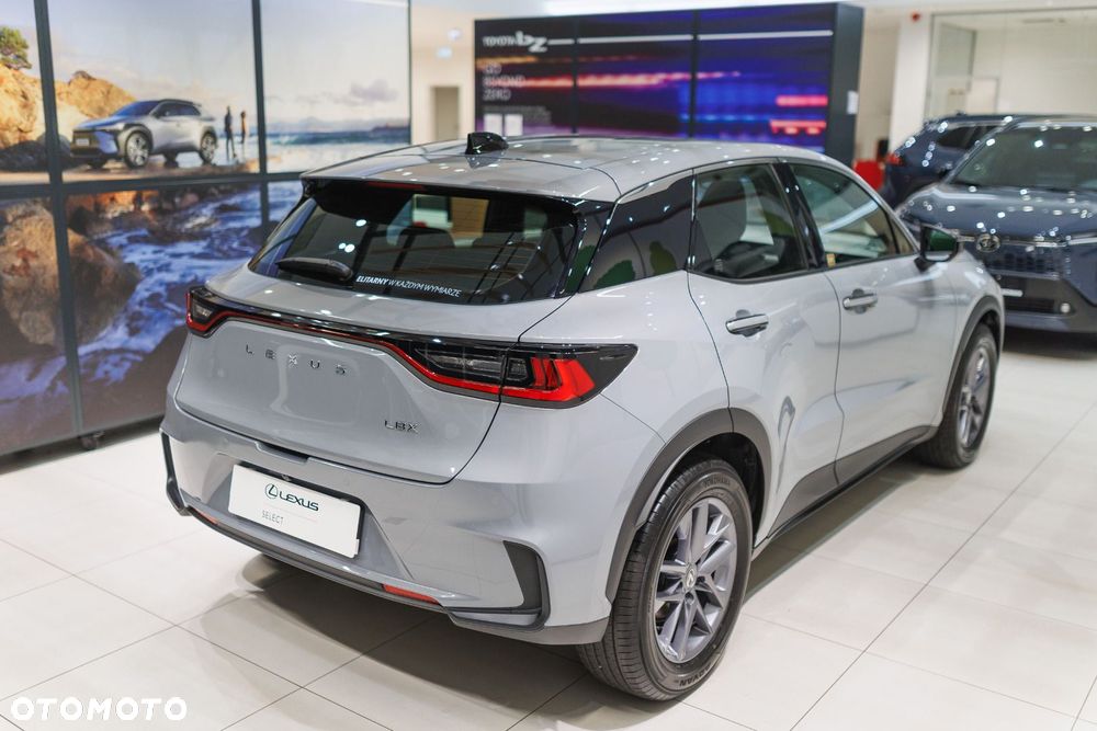 Lexus LBX - 23