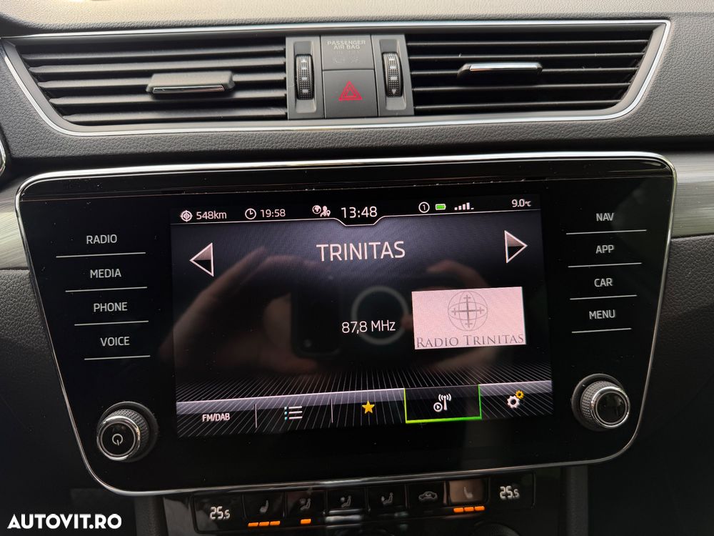 Skoda Superb 2.0 TDI DSG Premium Edition - 19