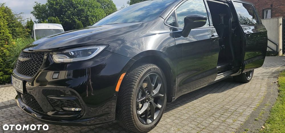 Chrysler Pacifica - 12