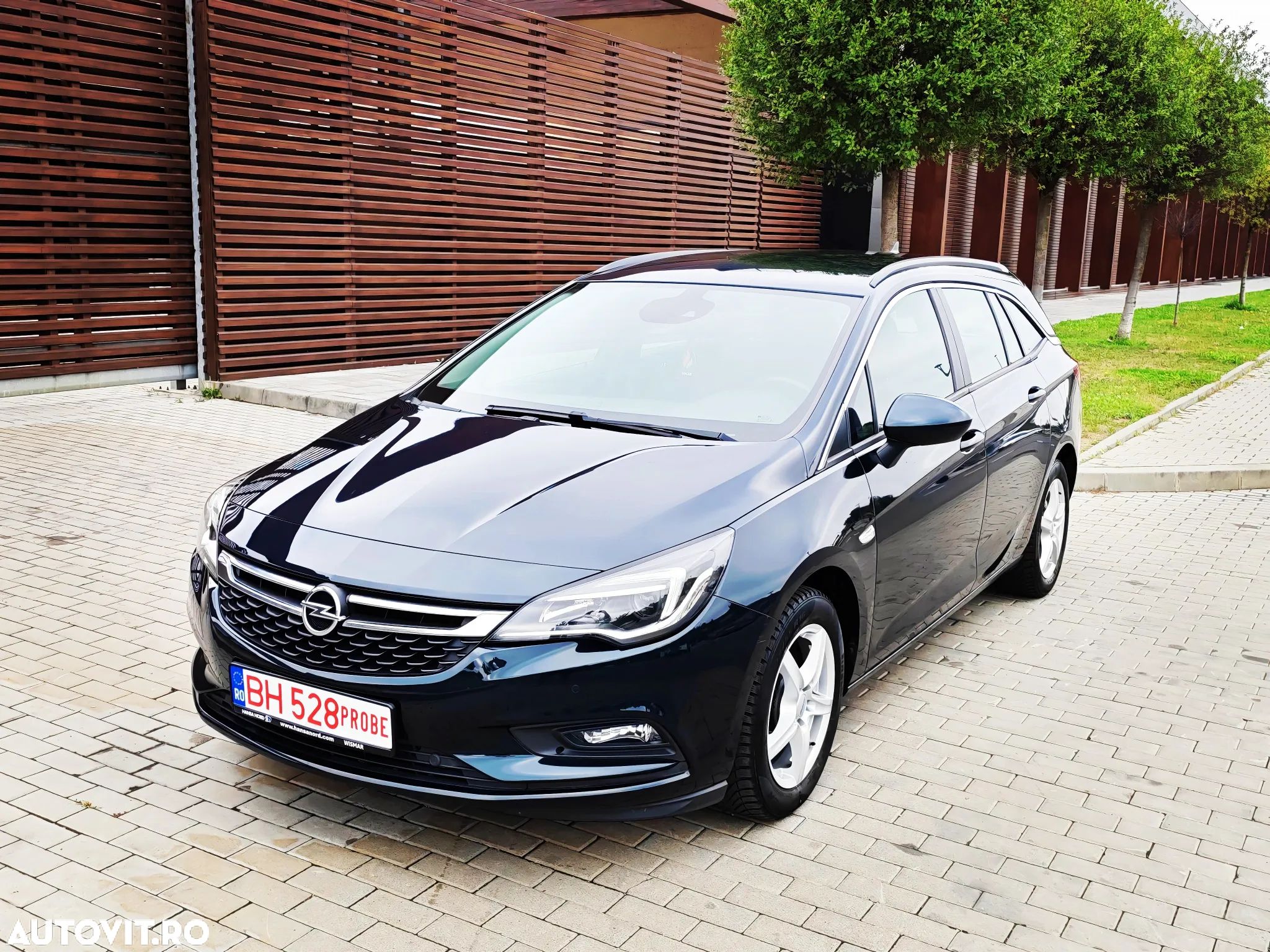 Opel Astra 1.6 D (CDTI) Sports Tourer Innovation - 1