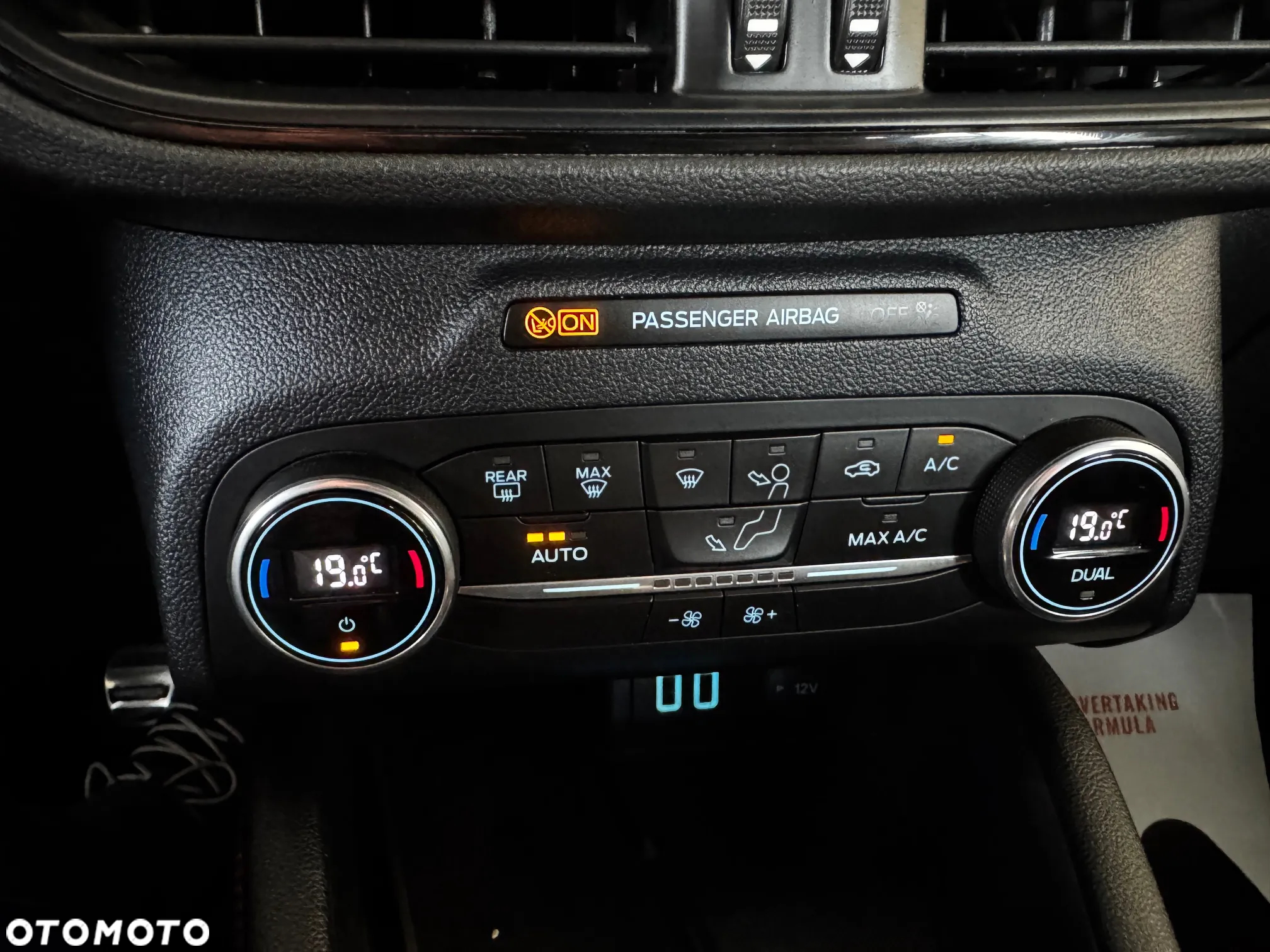 Ford Kuga 2.0 EcoBlue Hybrid ST-LINE - 25