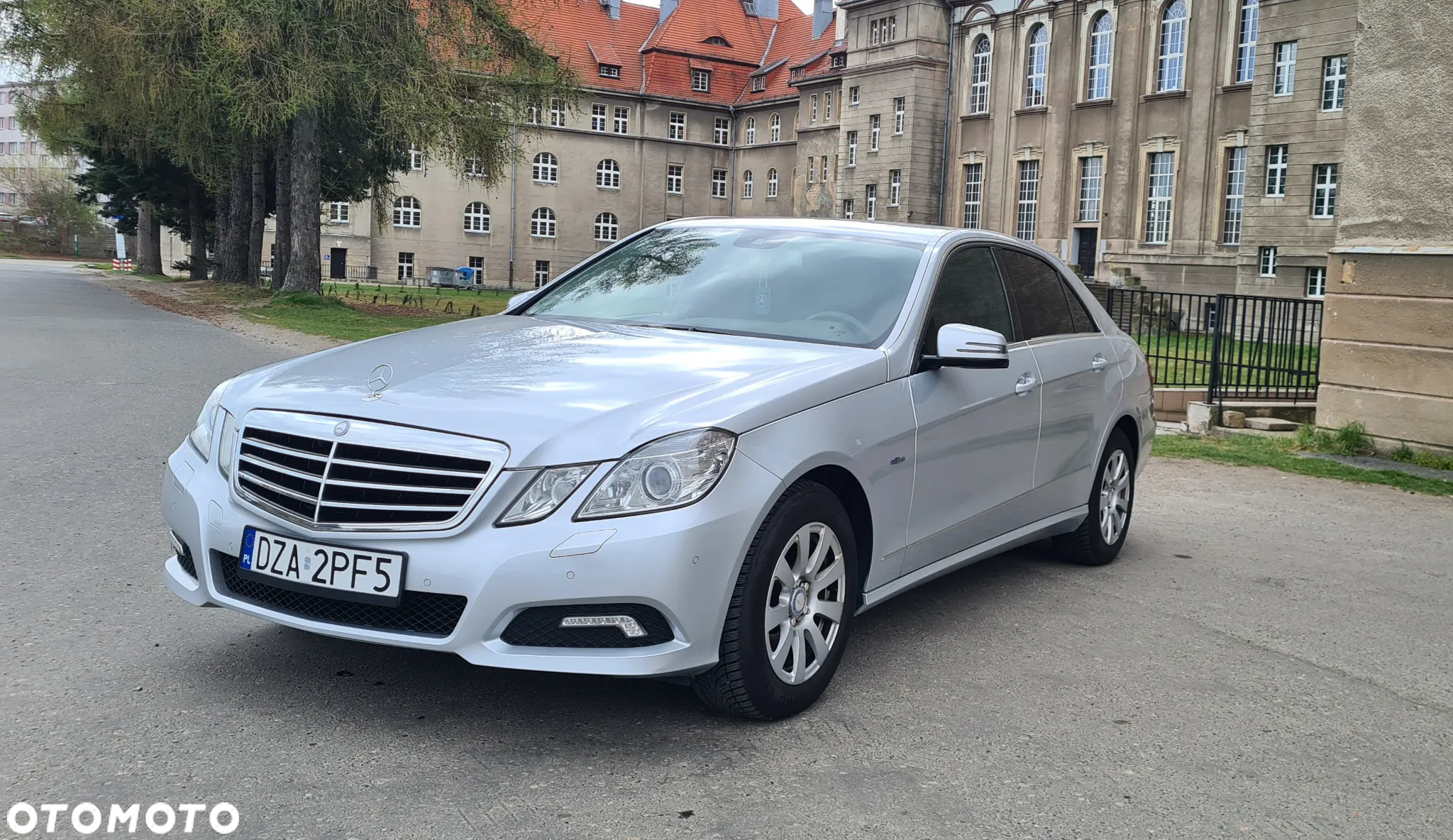 Mercedes-Benz Klasa E 250 T CGI BlueEFFICIENCY Automatik Avantgarde - 9