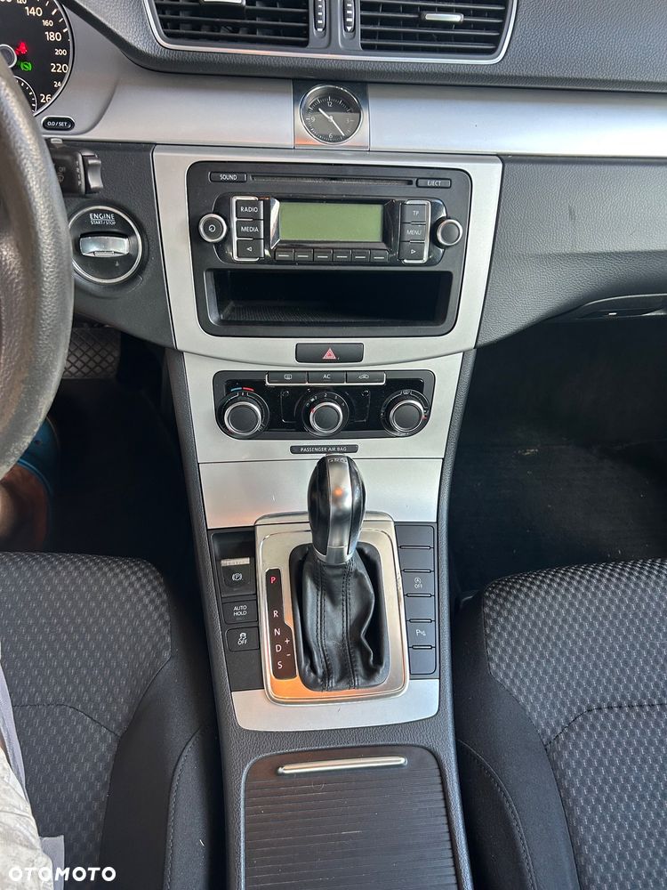Volkswagen Passat 2.0 TDI Comfortline DSG - 9