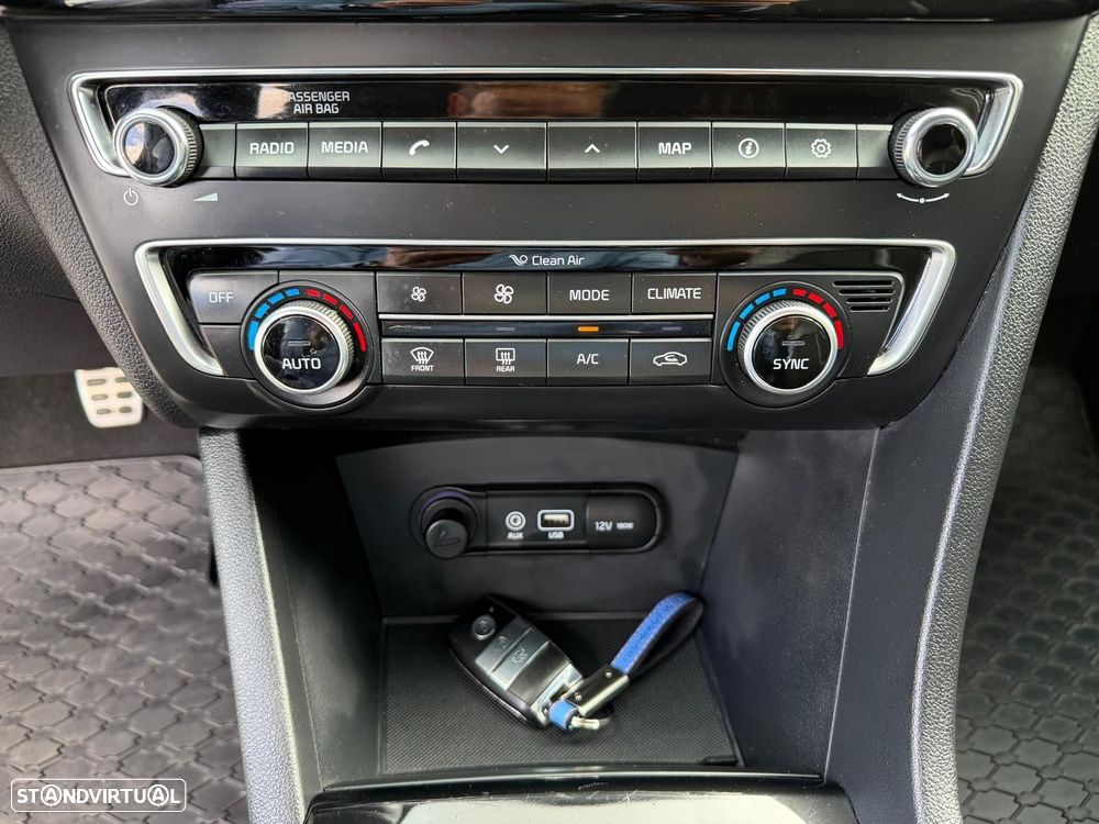 Kia Optima SW 1.7 CRDi TX - 27