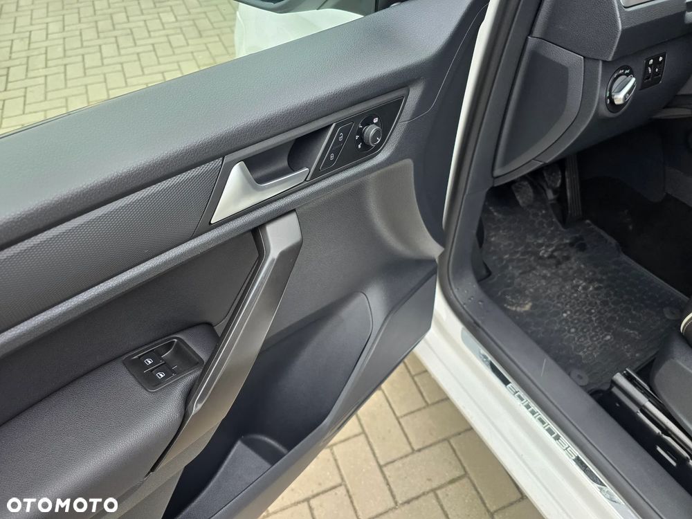 Volkswagen Caddy - 23