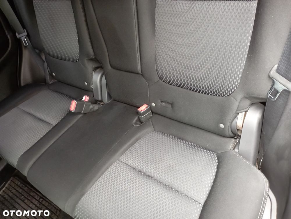 Mitsubishi Outlander 2.0 Invite + 2WD - 5