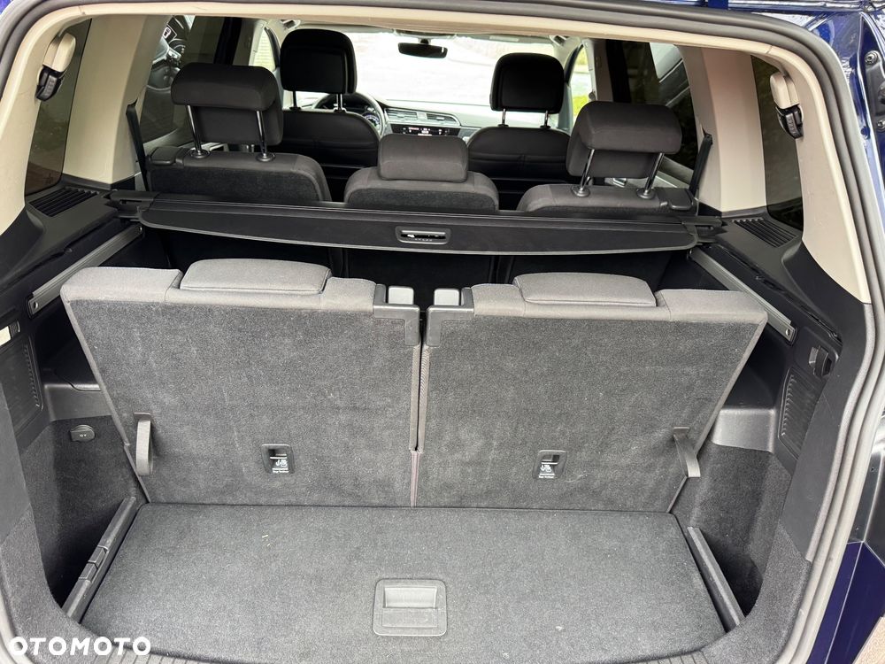 Volkswagen Touran - 17