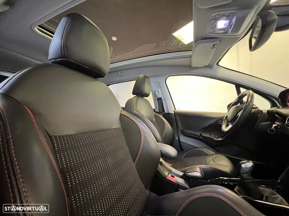 Peugeot 2008 1.2 PureTech GT Line - 10