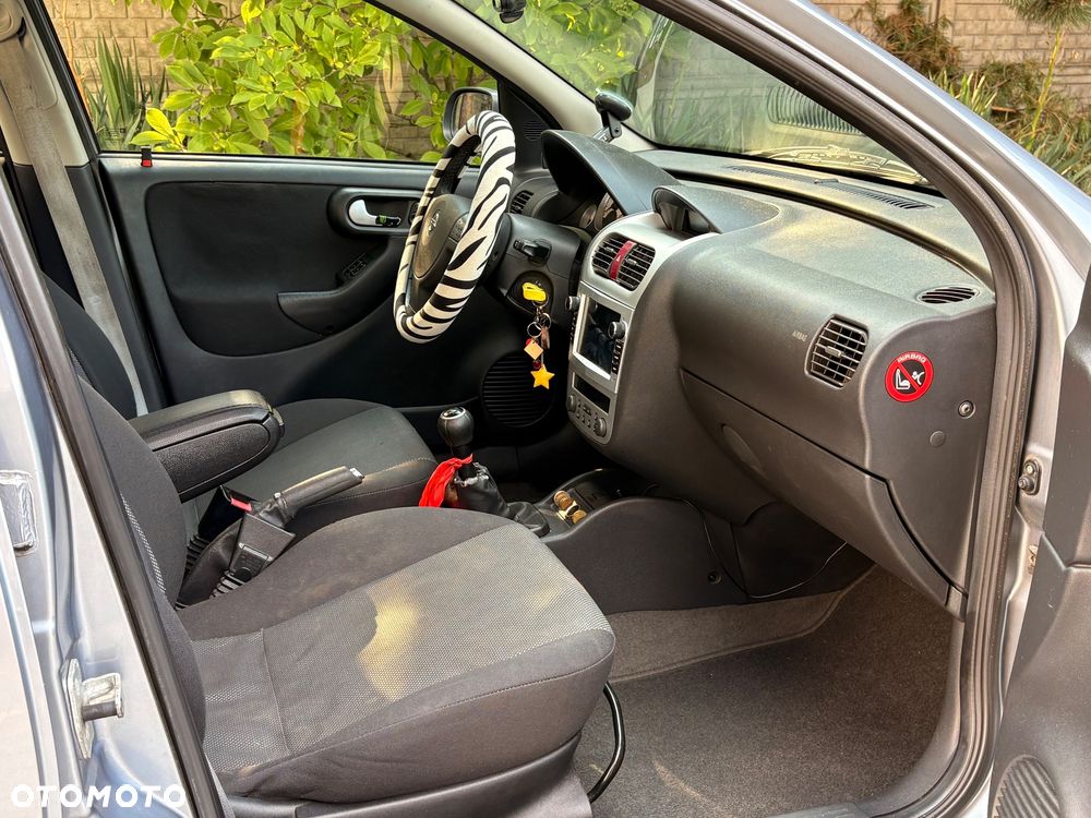 Opel Corsa 1.2 16V Silverline - 26