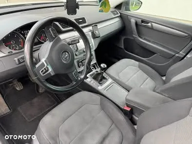 Volkswagen Passat 2.0 TDI Comfortline - 6