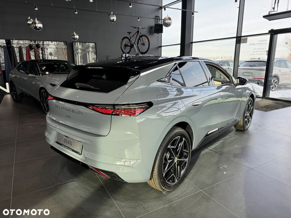 DS Automobiles N°4 - 6