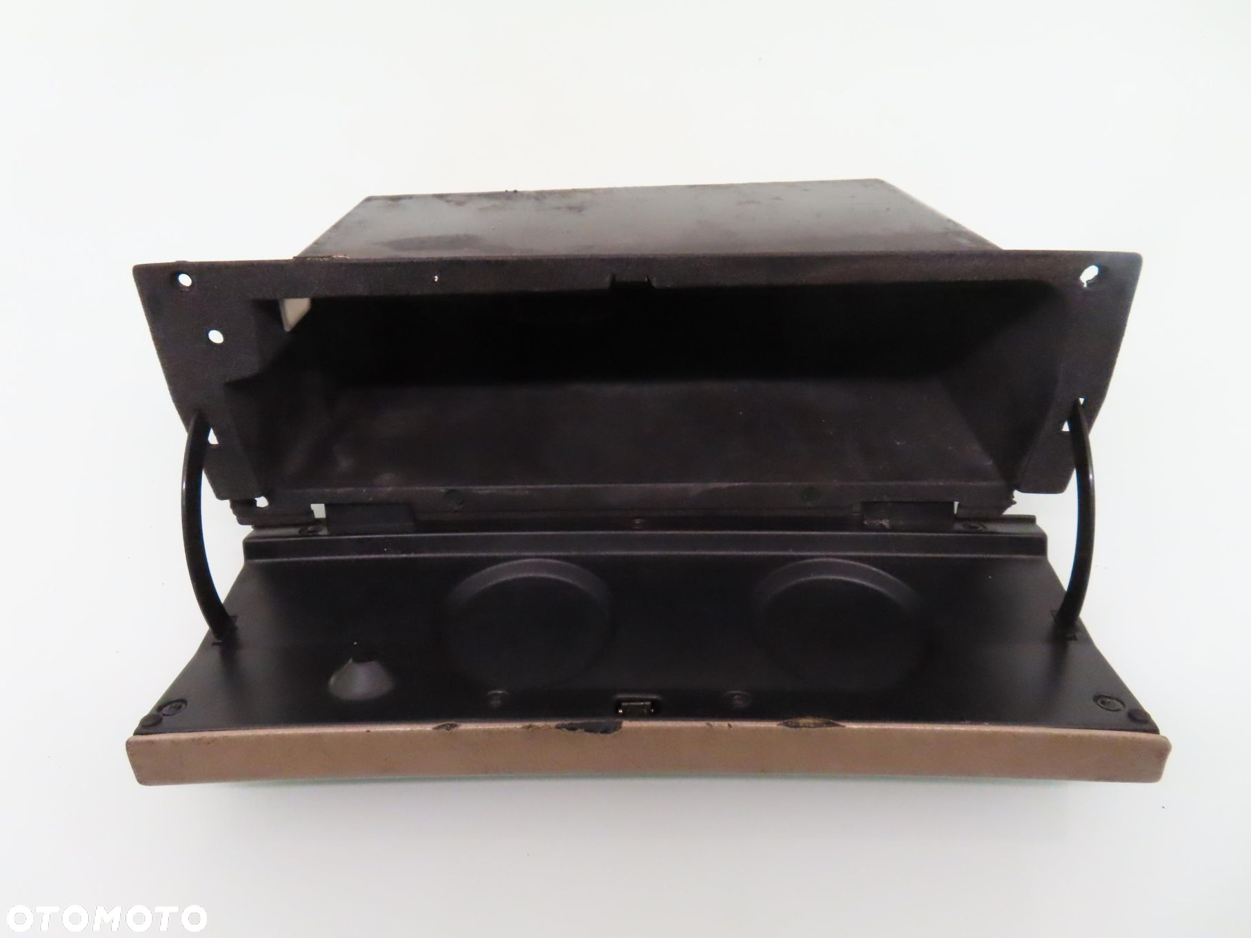 SCHOWEK PASAZERA VOLVO 850 9132989 - 8