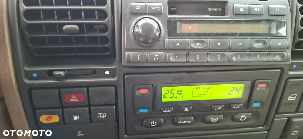 Land Rover Discovery - 32