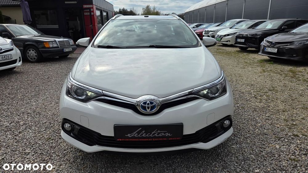 Toyota Auris Hybrid 135 Premium - 2