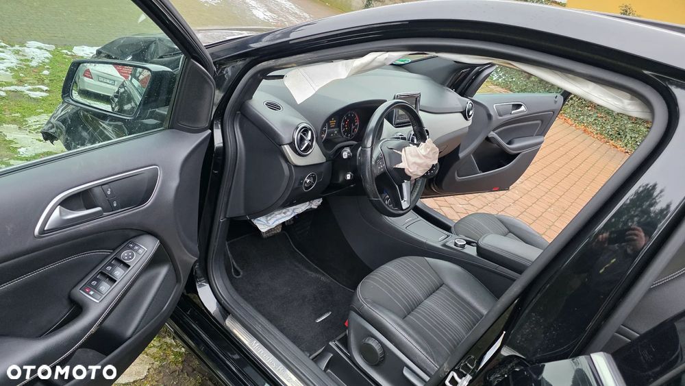 Mercedes-Benz Klasa B 200 7G-DCT Edition - 33