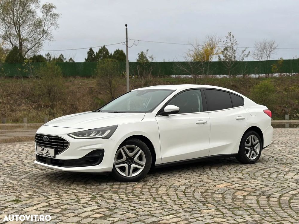 Ford Focus 1.0 EcoBoost MHEV Titanium X - 2