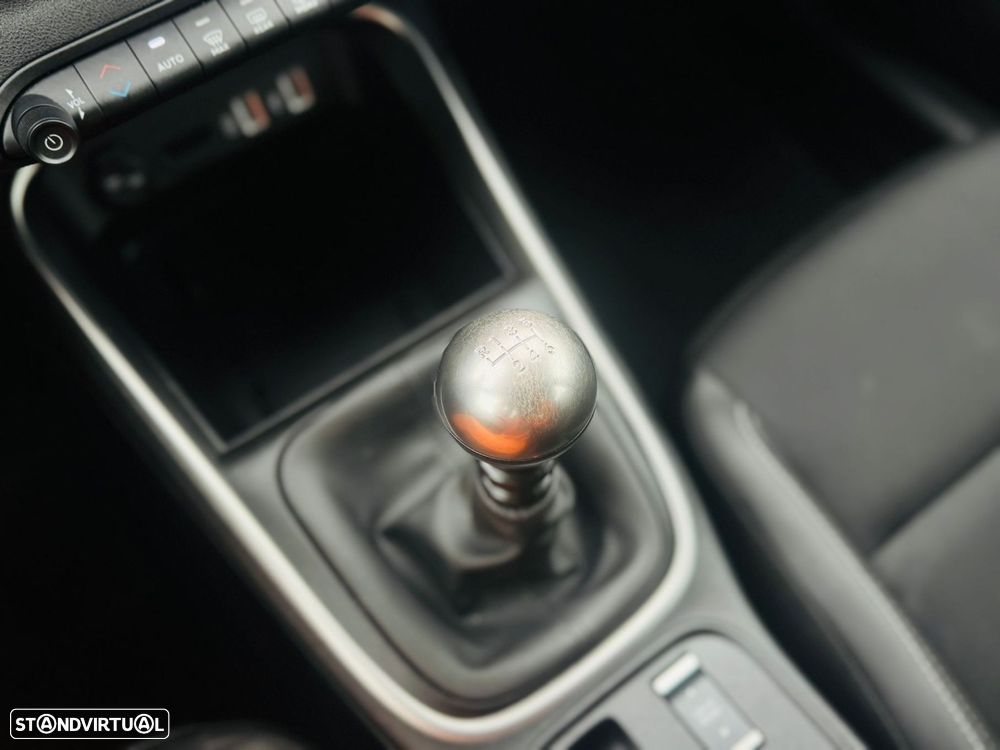 Jeep Avenger 1.2 GSE T3 Altitude - 30