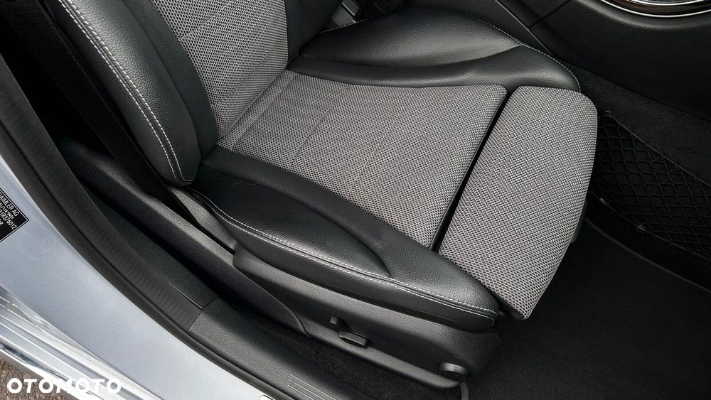 Mercedes-Benz Klasa C 200 4-Matic 9G-TRONIC - 23