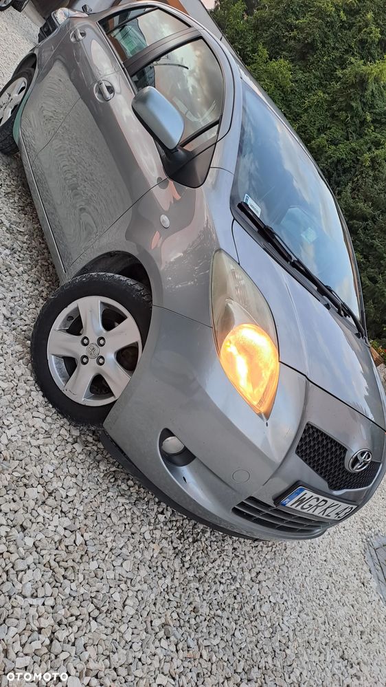 Toyota Yaris 1.3 Sol - 9