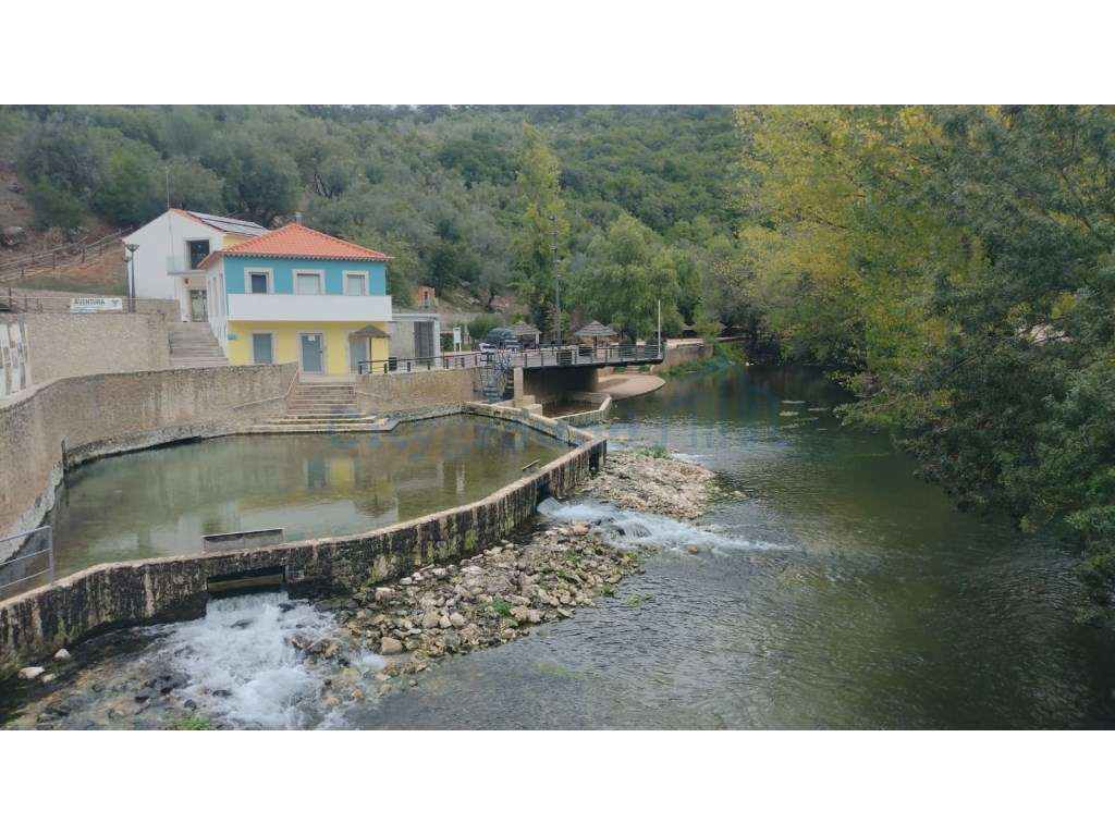 Terreno para construção de edifício de 4 pisos, centro de Ourém - Grande imagem: 5/7