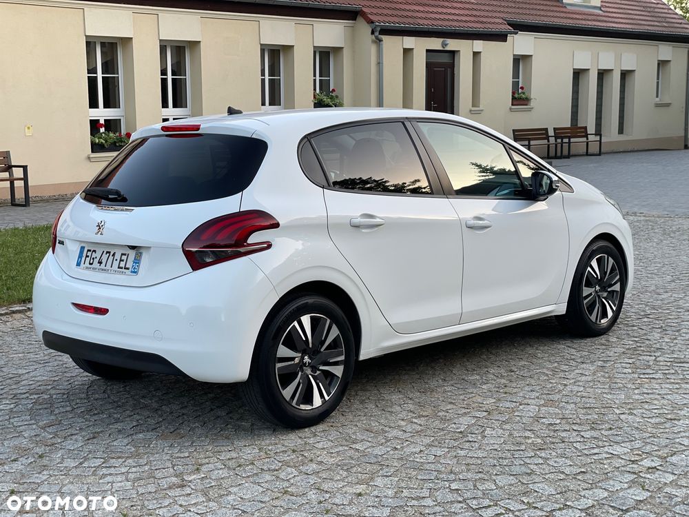 Peugeot 208 1.2 PureTech GPF Signature S&S - 3