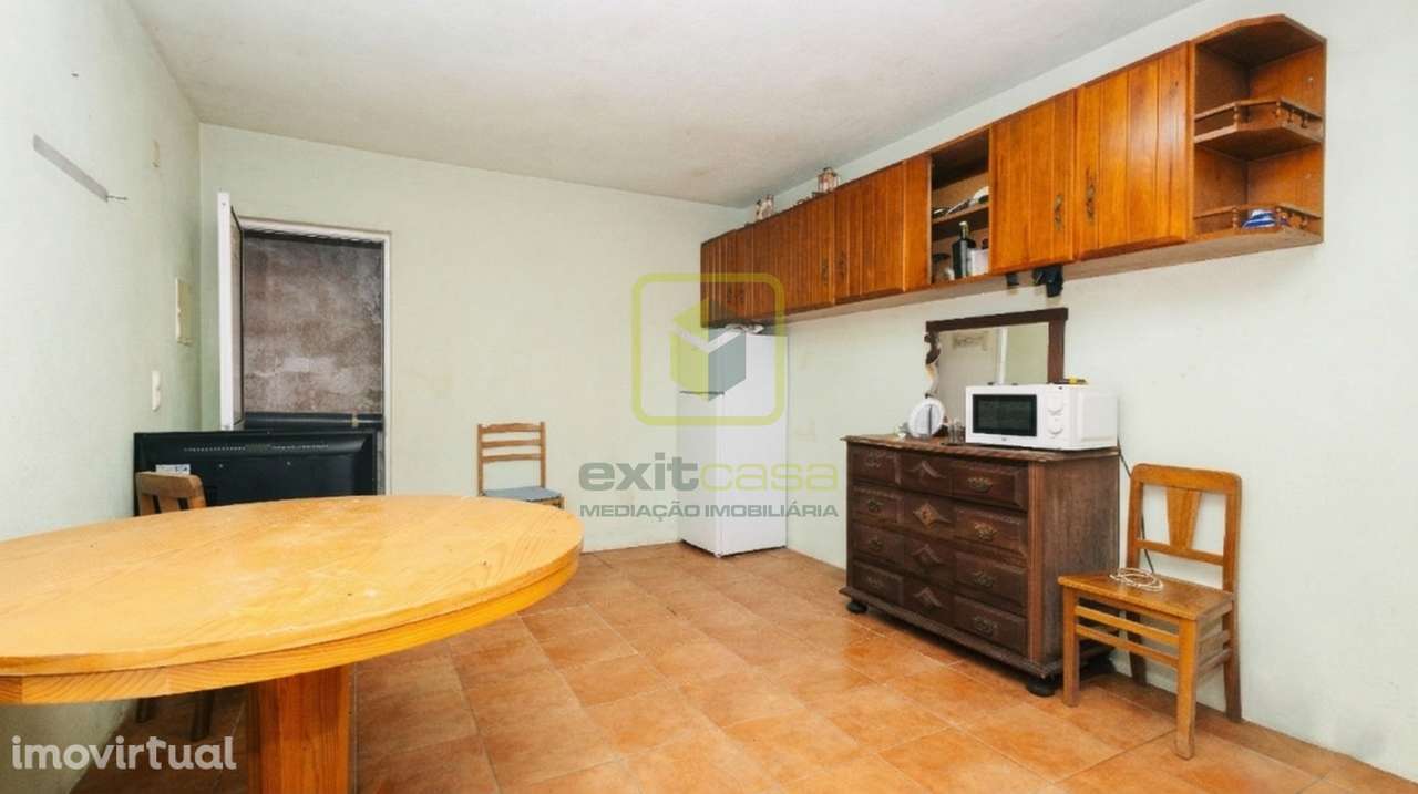 Garagem convertida em Habitação - Grande imagem: 2/17