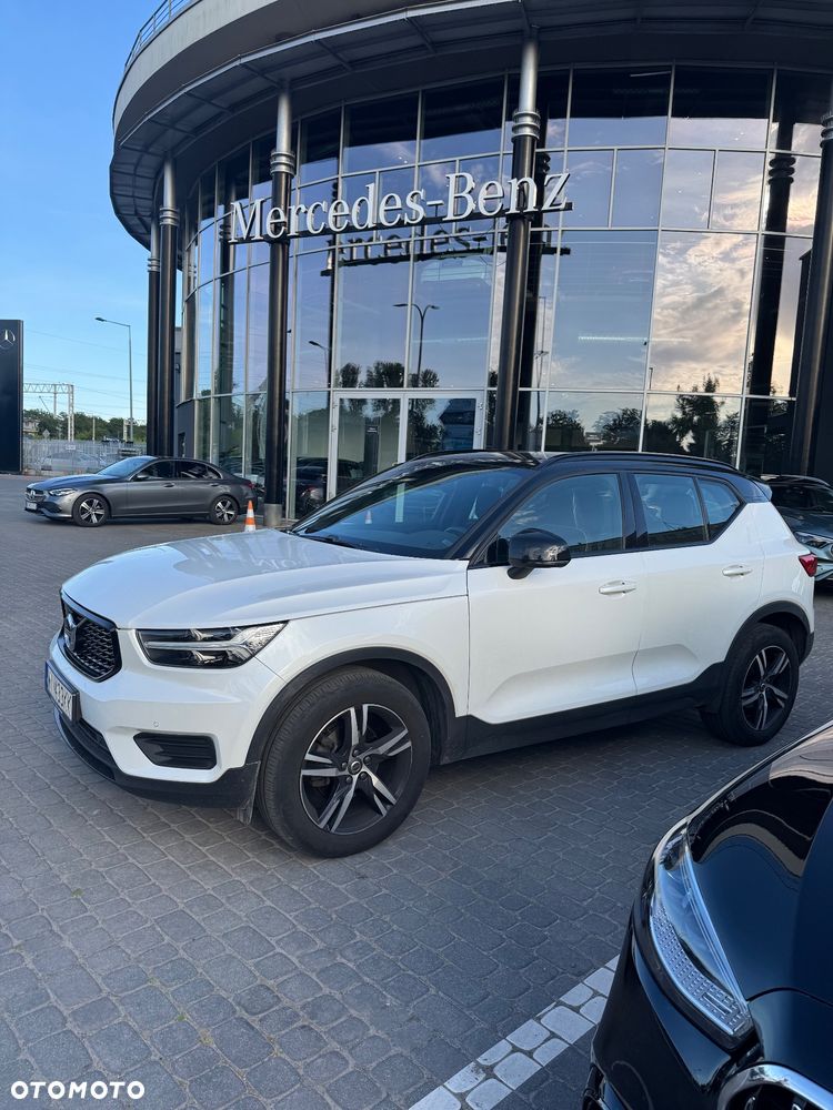 Volvo XC 40 T3 R-Design - 1