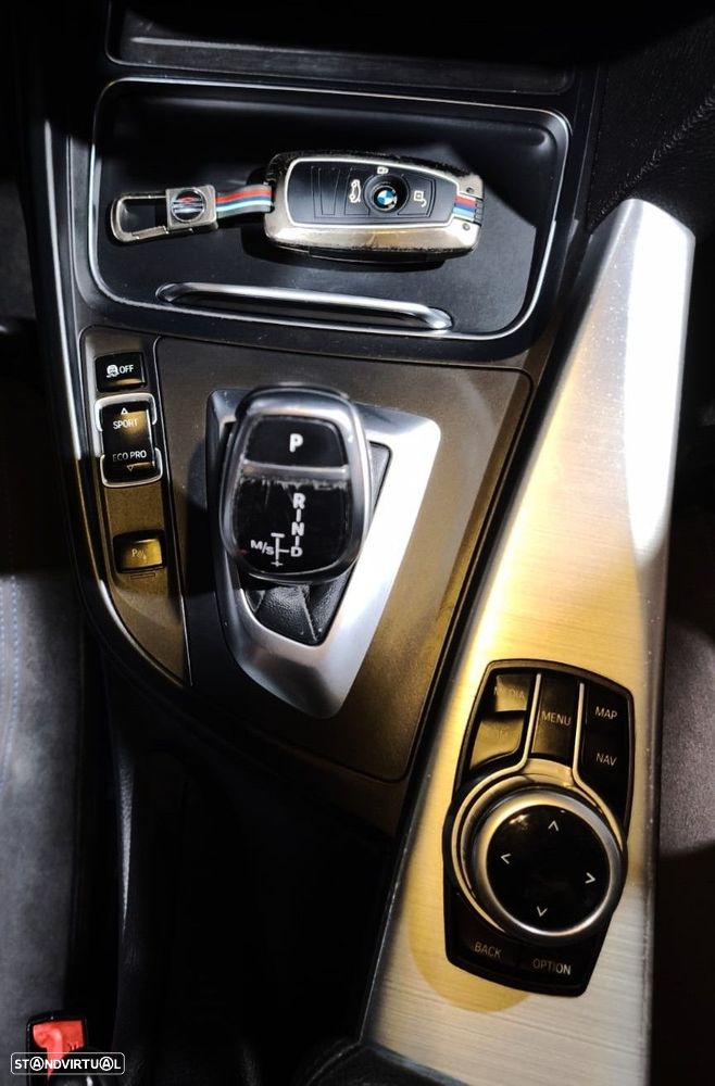 BMW 320 d Touring xDrive Pack M Auto - 20