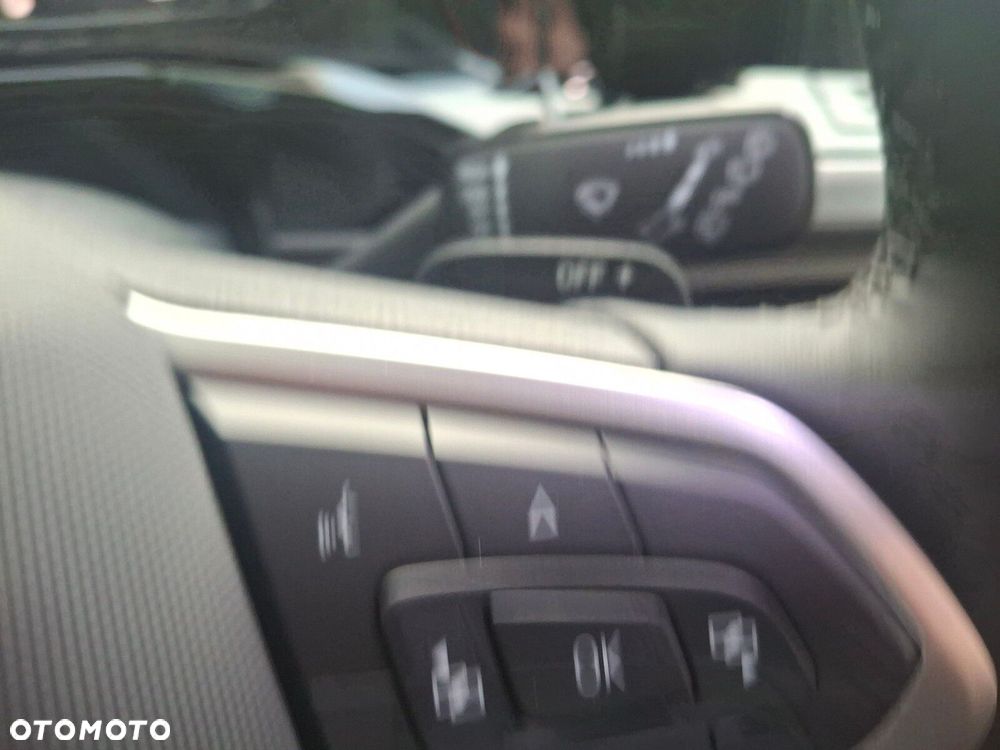 Volkswagen Multivan - 18