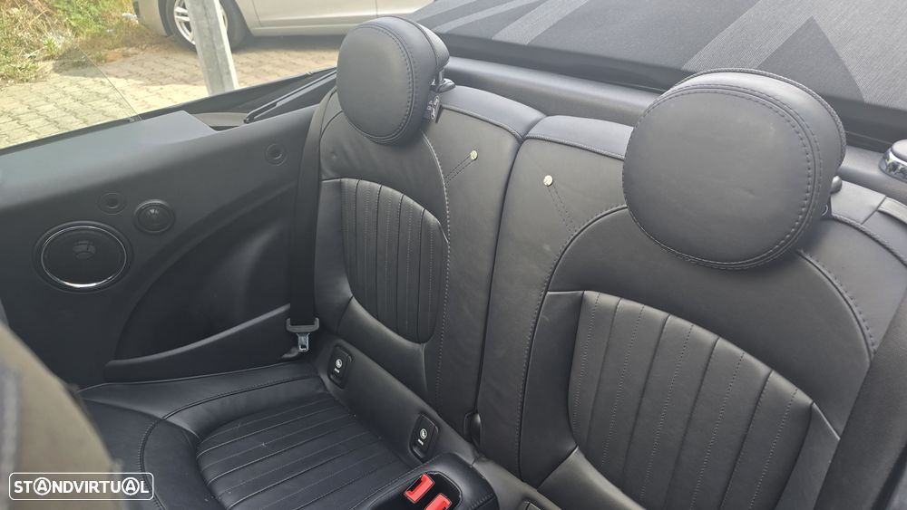 MINI Cabrio Cooper S Sidewalk - 26